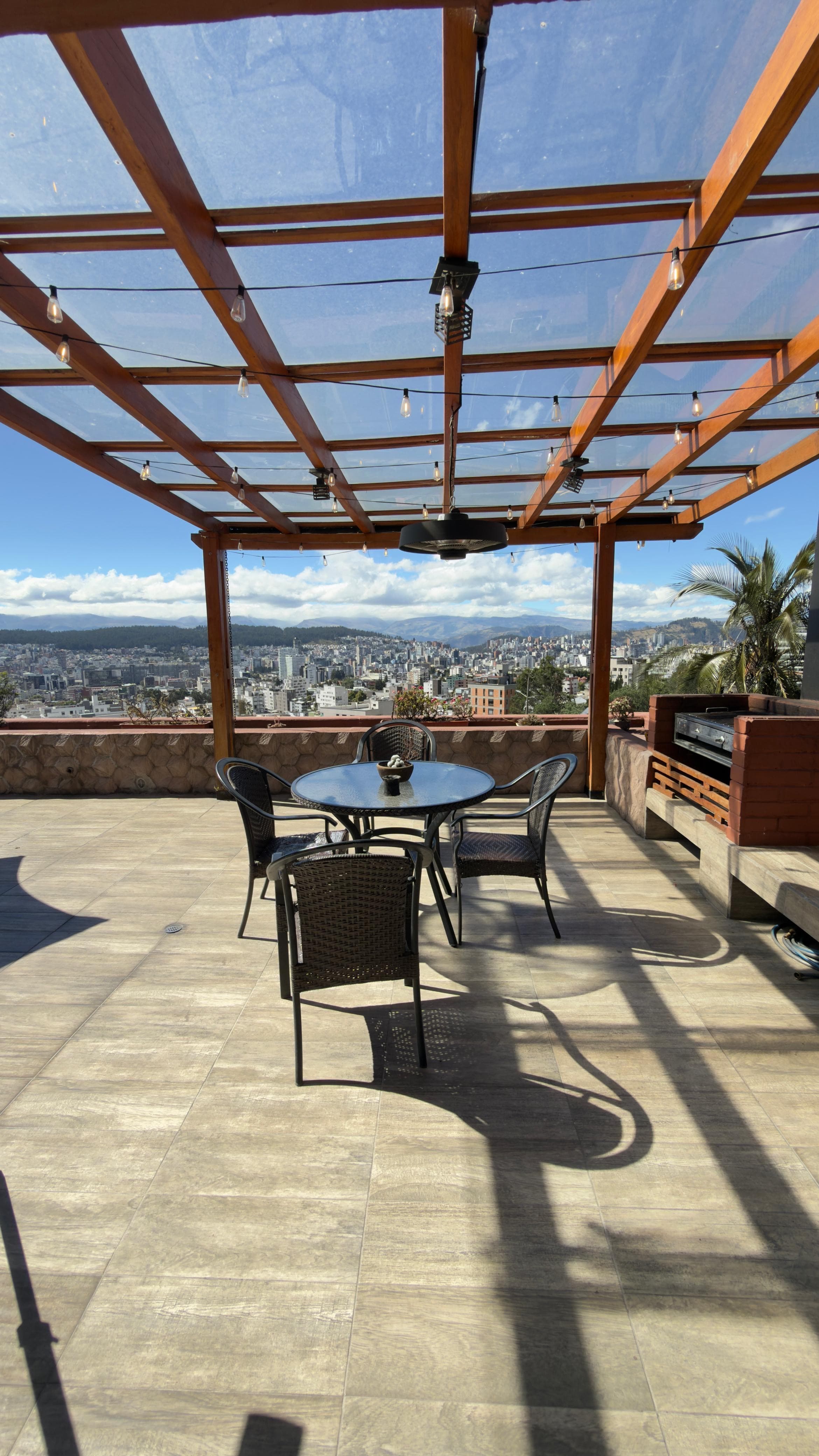 DEPARTAMENTO COLINAS DEL PICHINCHA
